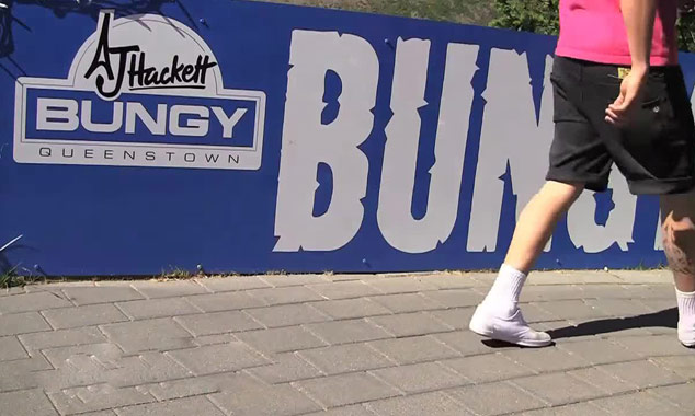 Présentation des différents sauts avec AJ Hacket Bungy Jumping.