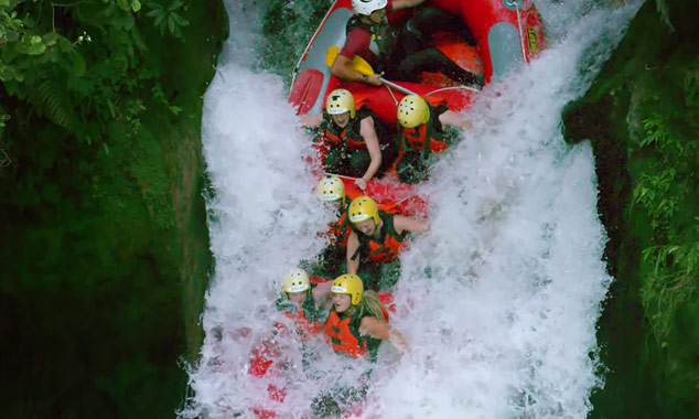 An excursion in Rafting near Turangi (level 3 to 4).