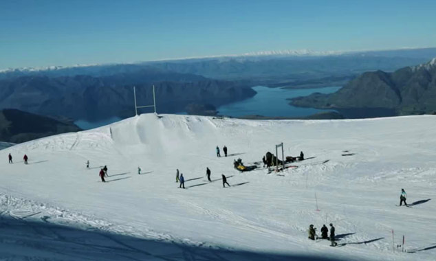 Une performance incroyable à ski filmée en l'honneur des Allblacks.