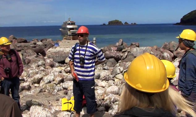 Presentation of strict safety instructions.
